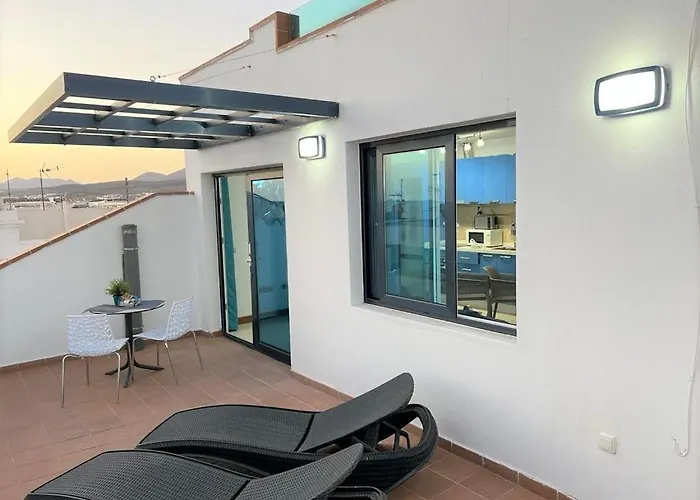 Siroco. * Playa Honda (Lanzarote)